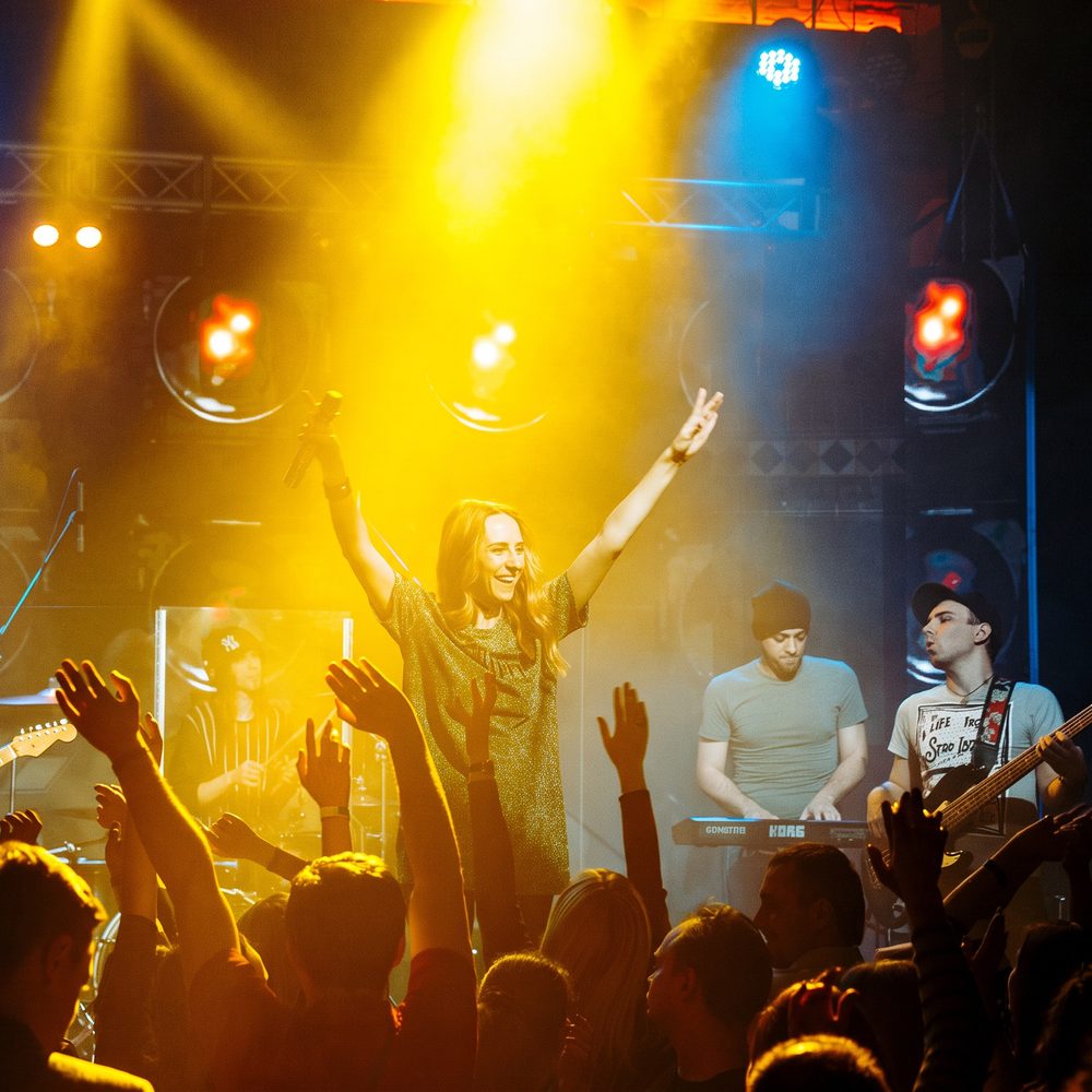 Endorphin Live band and crowd